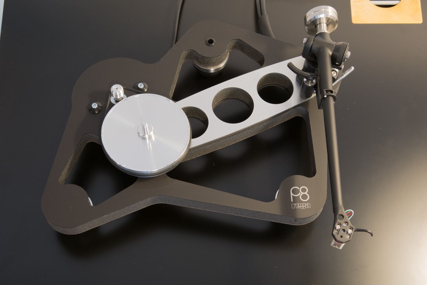 Rega Planar 8 Plattenspieler