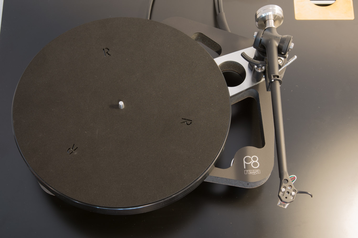 Rega Planar 8 Plattenspieler