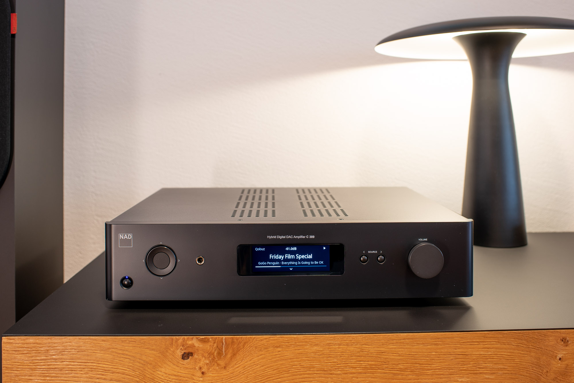 NAD C 389 Verstärker mit optionalem BluOS Streaming