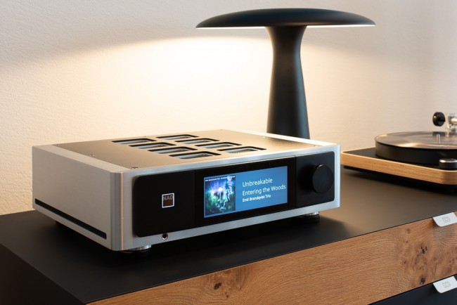 NAD M33
