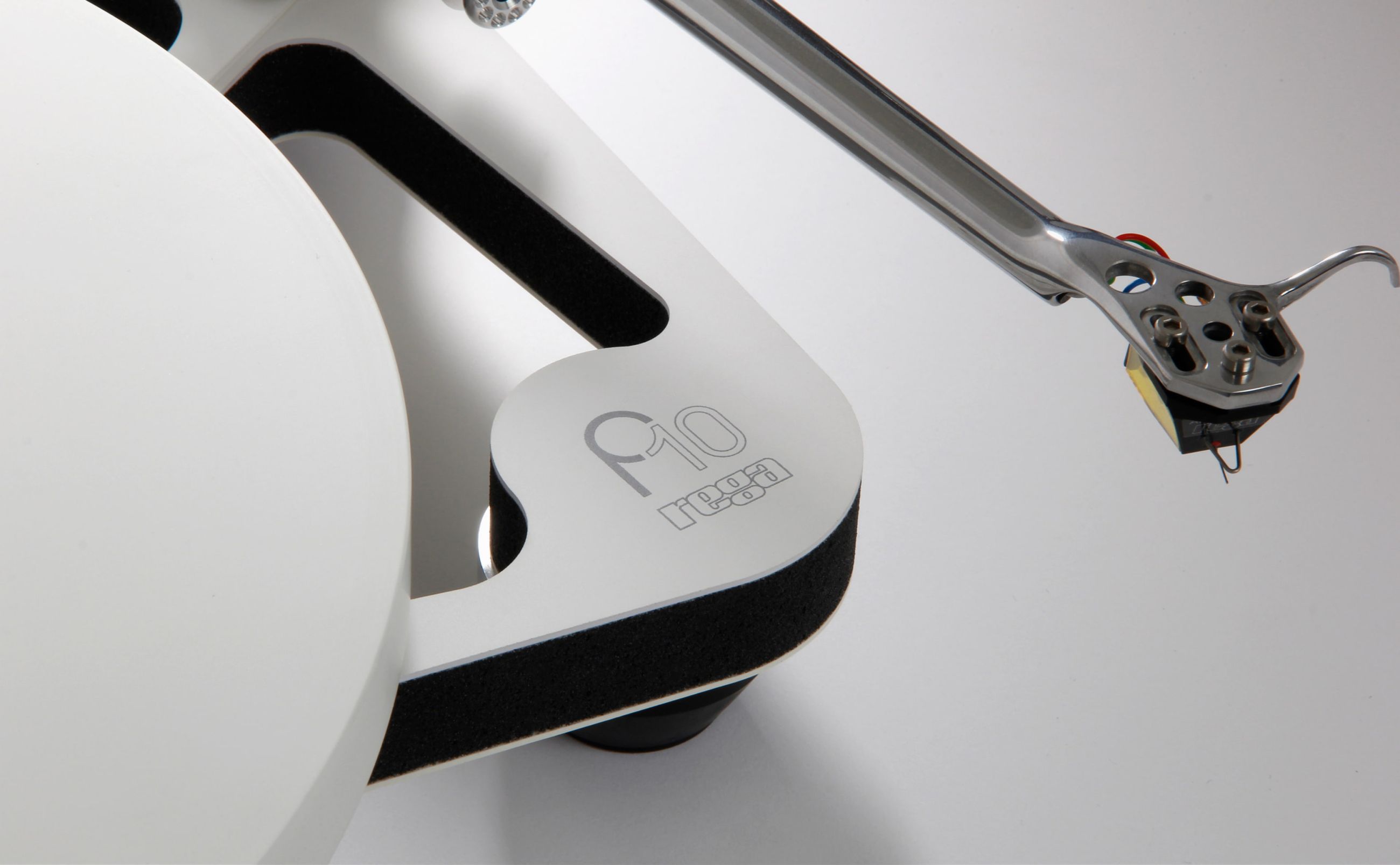 Rega Planar 10 Plattenspieler