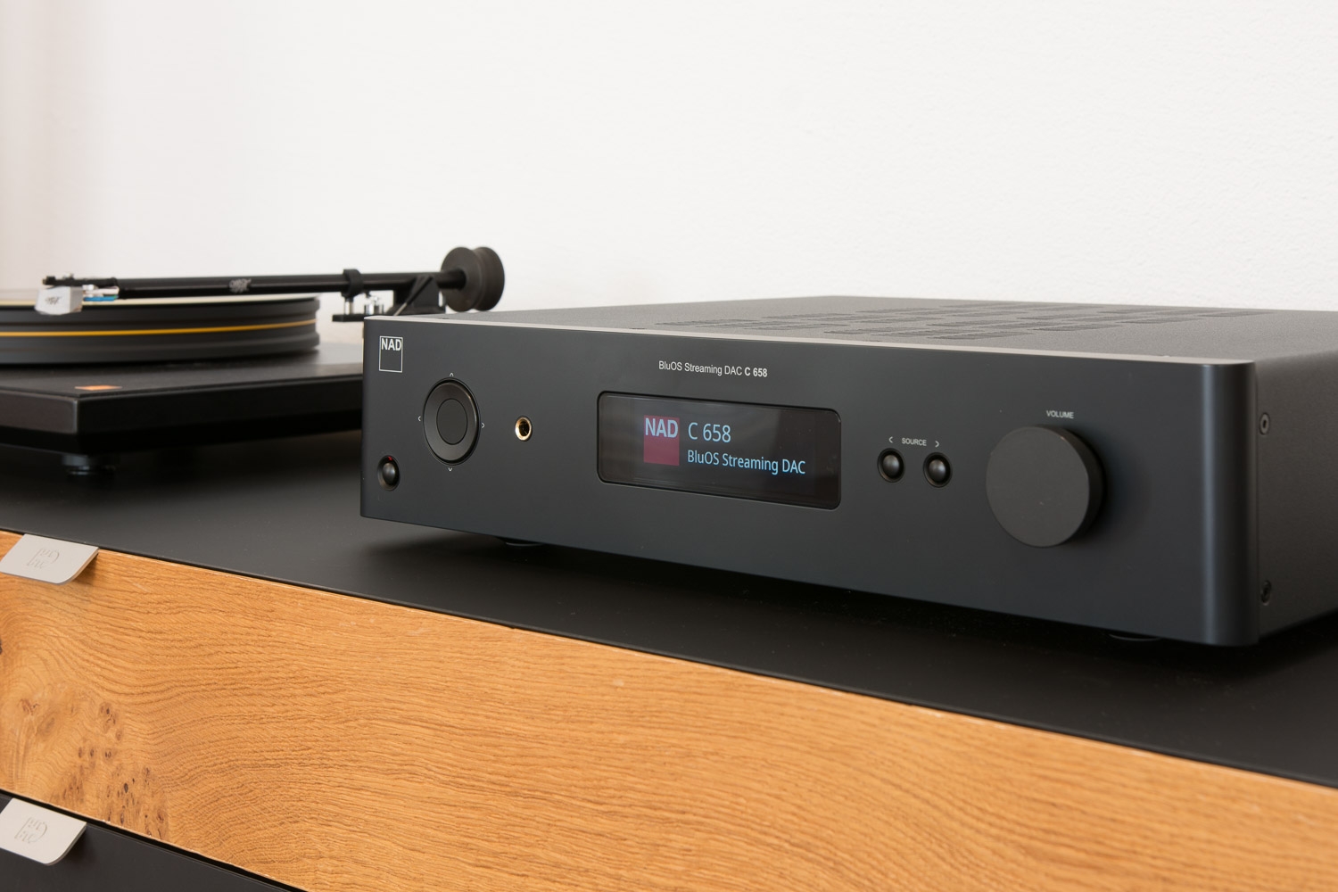 NAD C 658 Streaming Vorverstärker