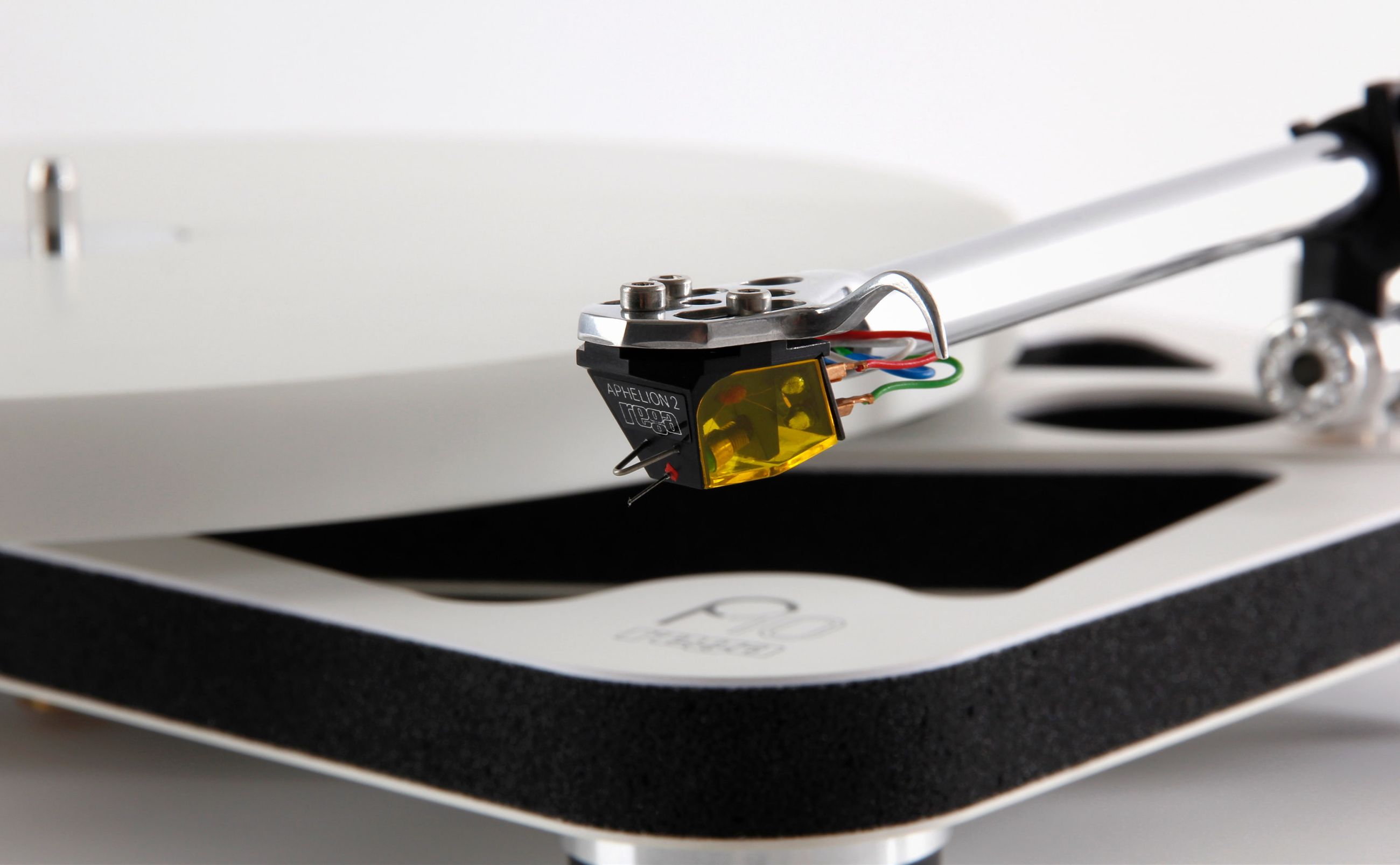 Rega Planar 10 Plattenspieler