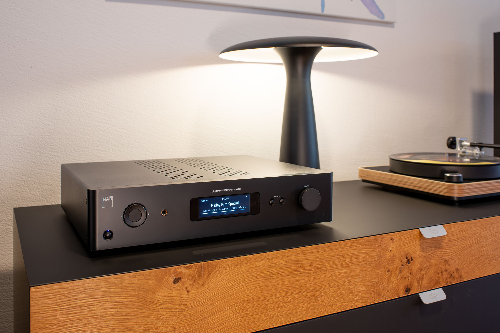 NAD C 389 Verstärker mit optionalem BluOS Streaming
