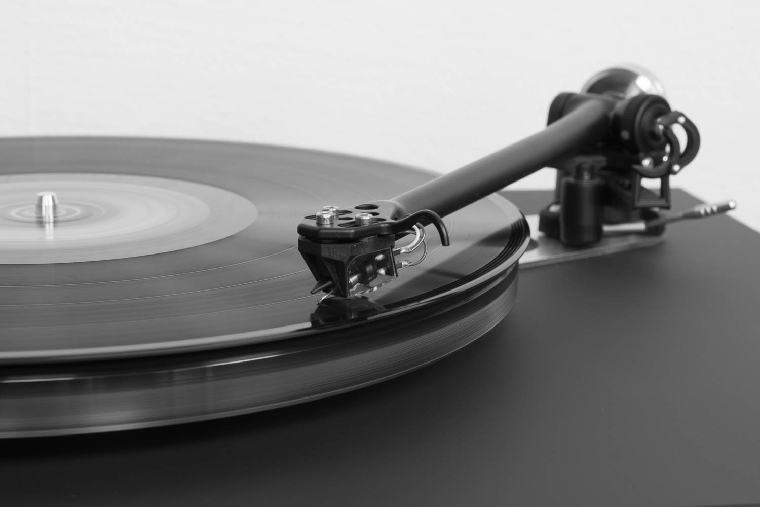 Rega Planar 6 Plattenspieler